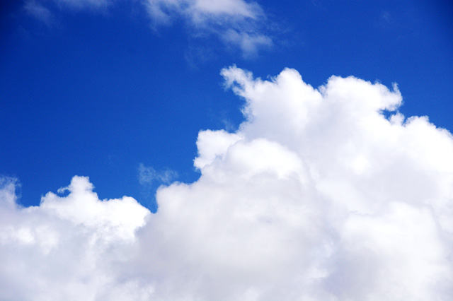 夏の白い雲の写真素材 フリー
