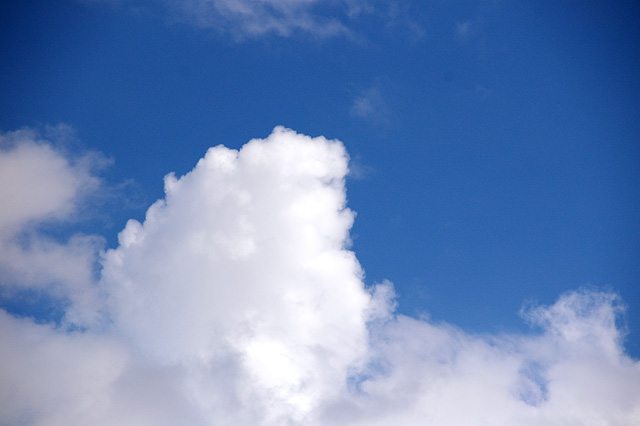 白い雲青い空の写真素材 フリー