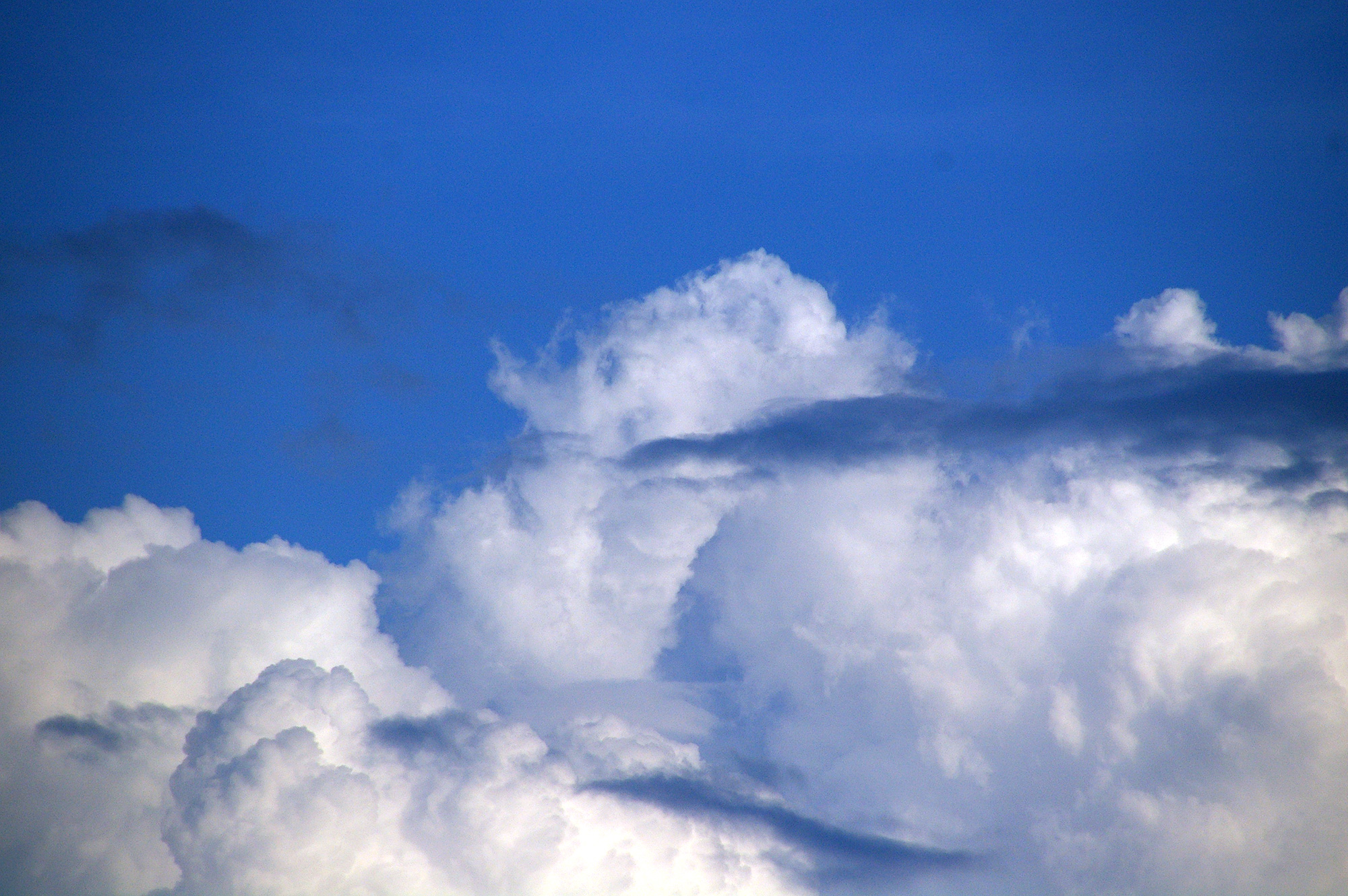 大きな雲の写真素材（無料）