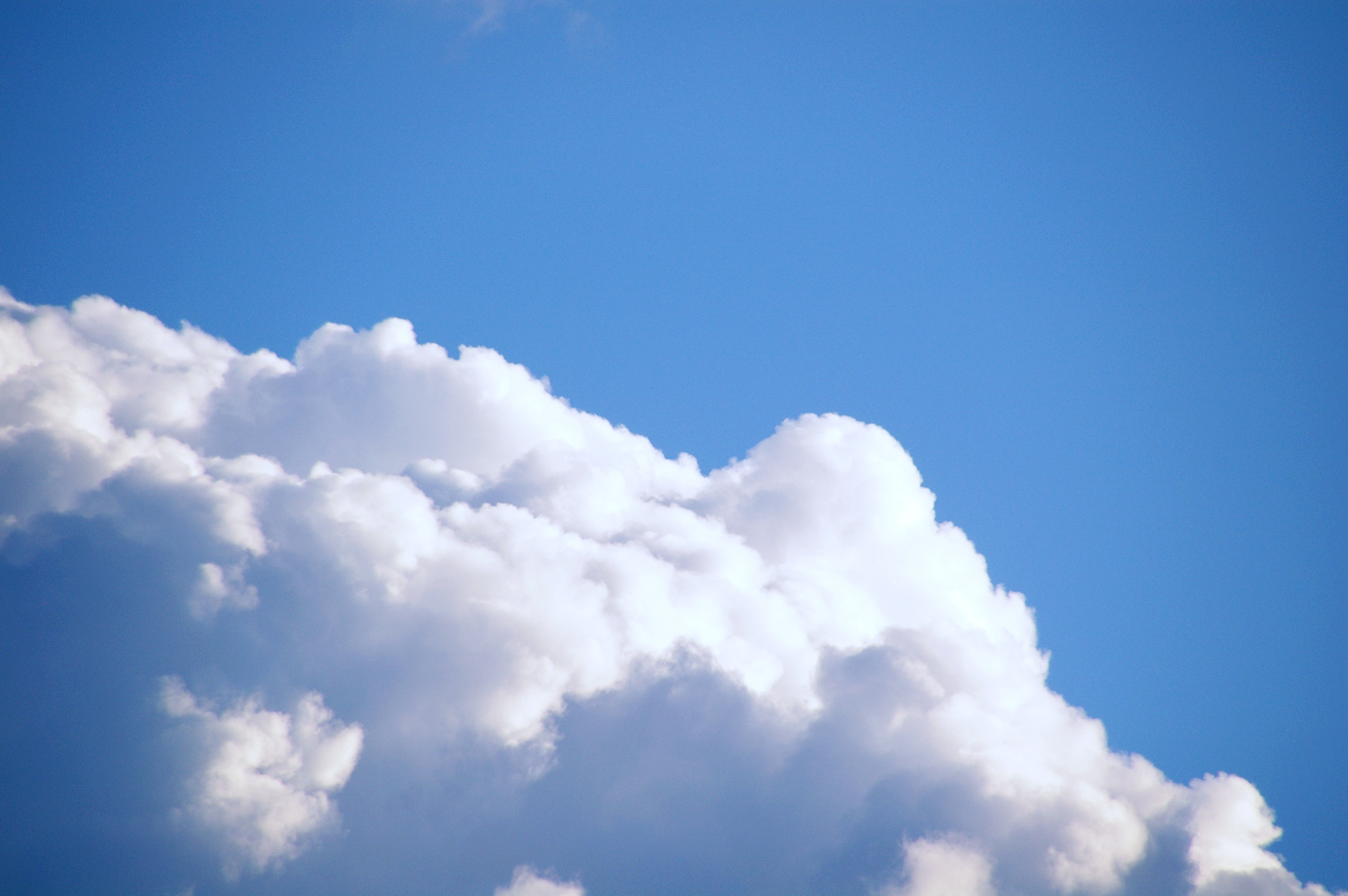 夏の雲のフリー写真素材