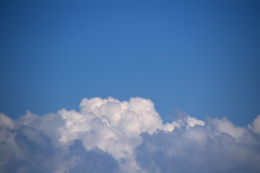 遠い夏雲の写真のフリー素材