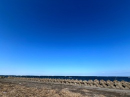 オホーツク海沿いのテトラポットのフリー写真素材
