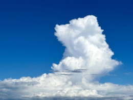 夏らしい入道雲のフリー写真素材