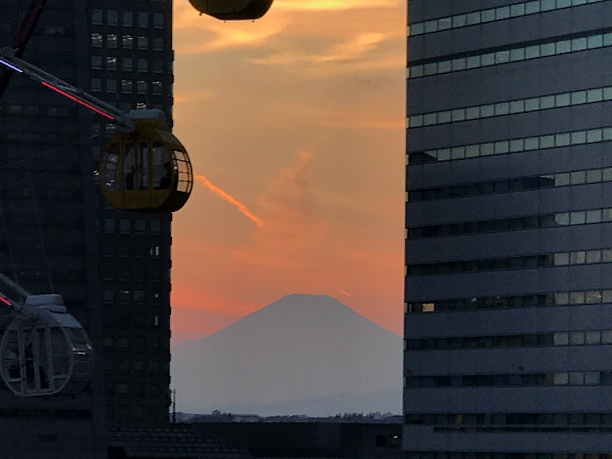 横浜から見た富士山の写真の無料画像素材